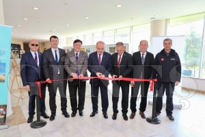 Vali Erol, �Uluslararas� tar�m orman ve insan� konulu foto�raf sergisinin a��l���na kat�ld�